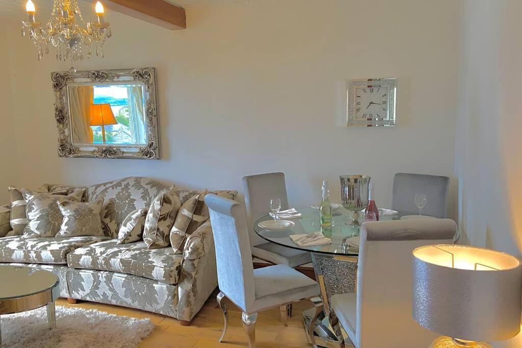 Beautiful Sea View 2 Bed Home Port Glasgow Eksteriør billede