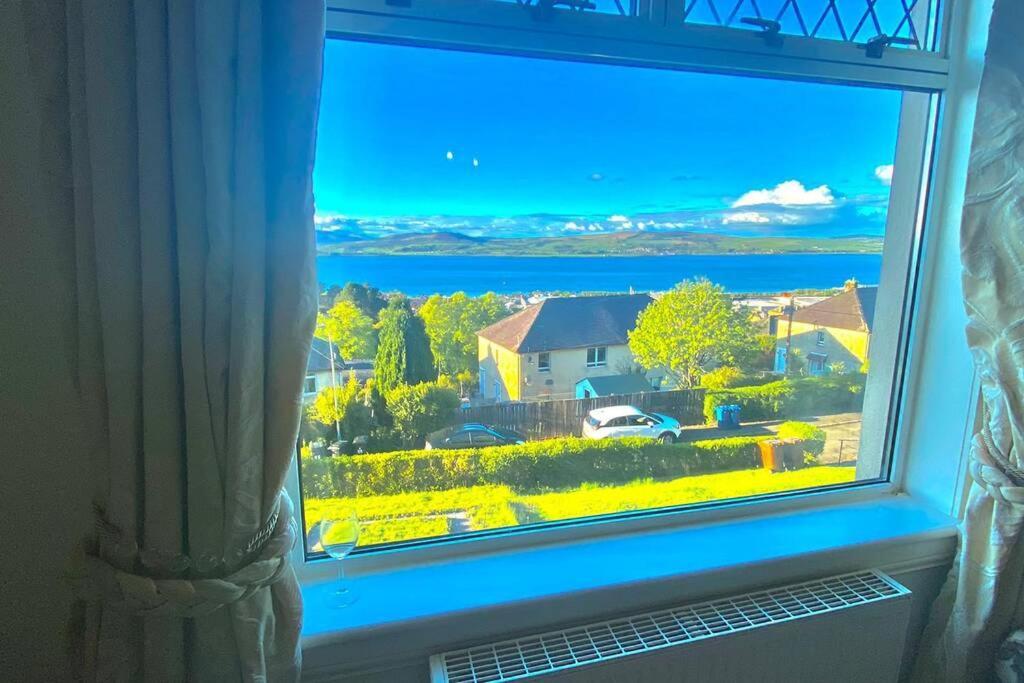 Beautiful Sea View 2 Bed Home Port Glasgow Eksteriør billede
