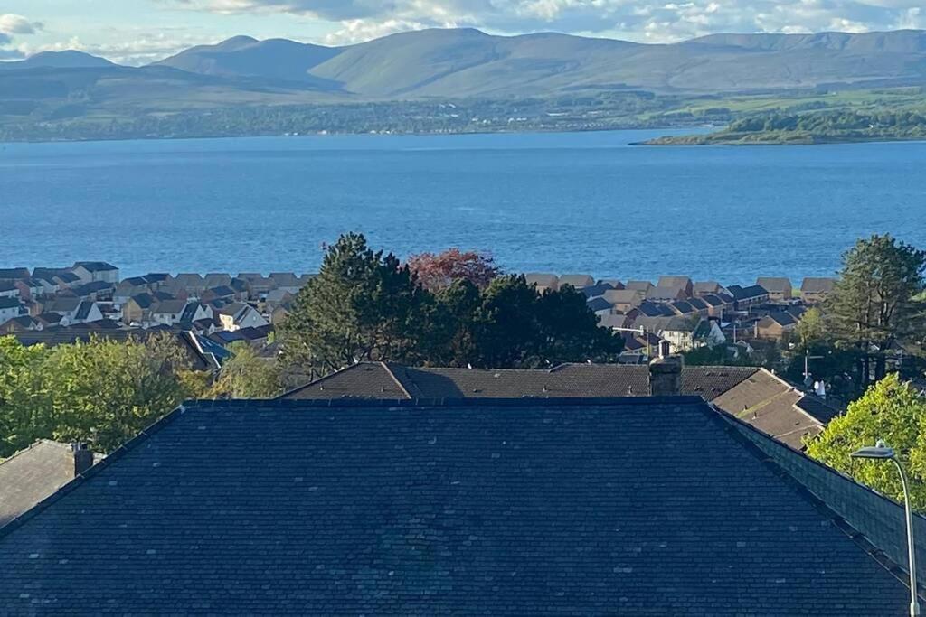 Beautiful Sea View 2 Bed Home Port Glasgow Eksteriør billede